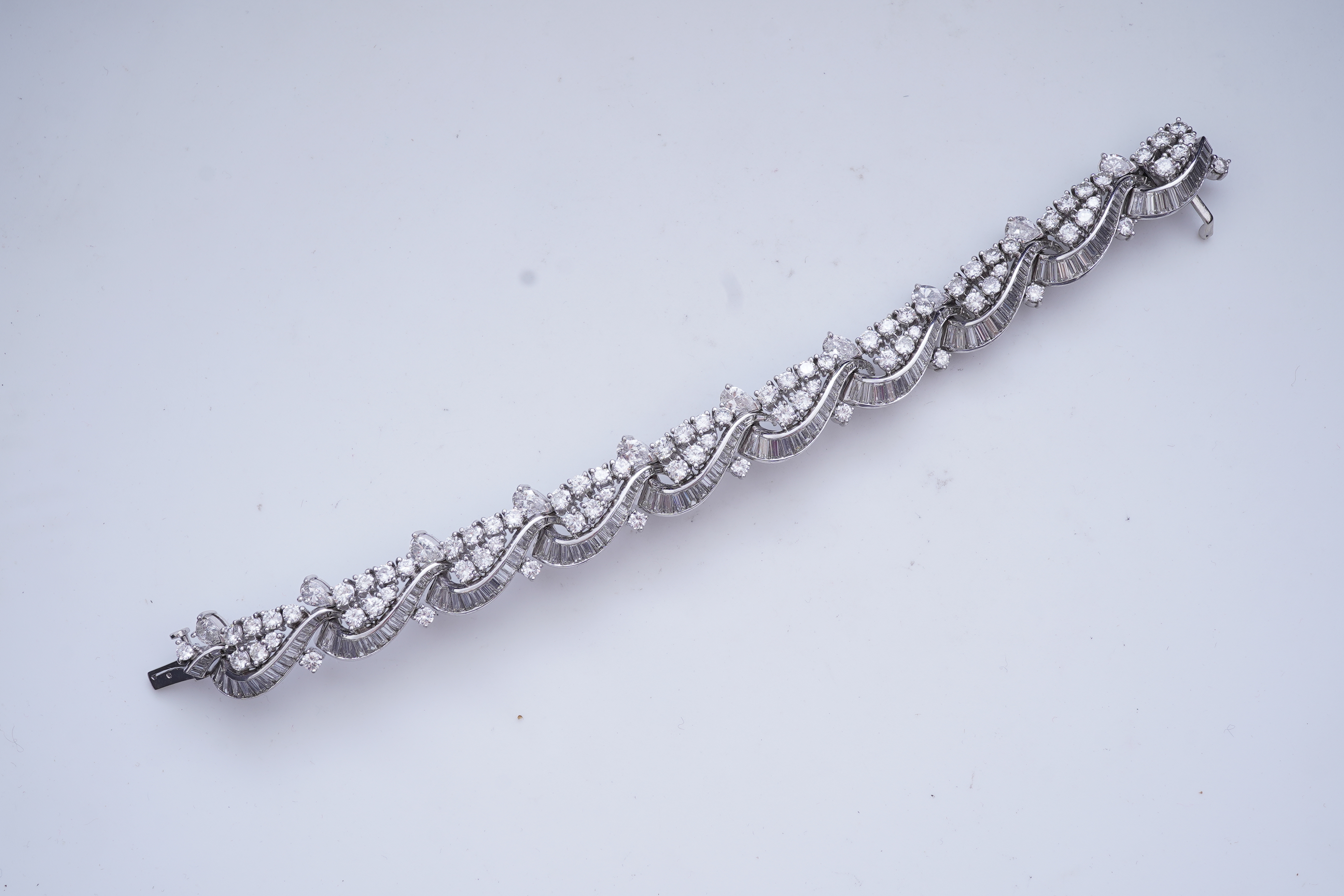An attractive diamond bracelet, second half 20th century